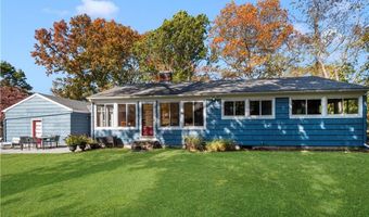 6 Conway Dr, Barrington, RI 02806