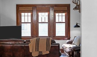 1613 N DIVISION St, Appleton, WI 54911