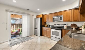 3034 S GLEBE Rd, Arlington, VA 22206