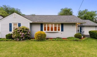 96 Comly Rd, Bayonne, NJ 07035