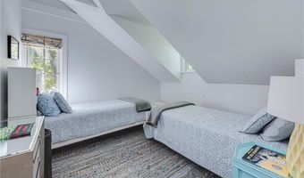 83 John St, Newport, RI 02840