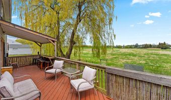 1215 NAVARINO St, Algoma, WI 54201