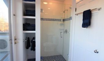 35 Chastellux Ave J, Newport, RI 02840