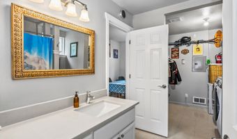 1527 NW Juniper St Apt 2, Bend, OR 97703