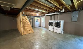 319 Lindenwood Blvd, Alton, IL 62002