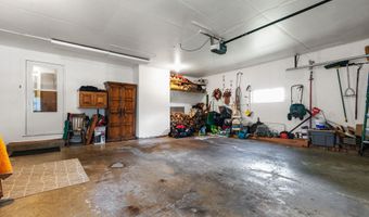 58 CRESTVIEW Dr, Appleton, WI 54915