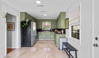 523 Woodland Dr, Benton, AR 72015