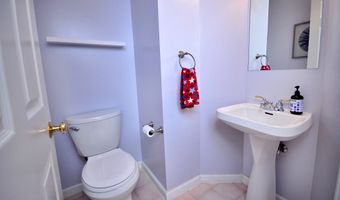 202 Castlewood Dr 202, Bloomfield, CT 06002