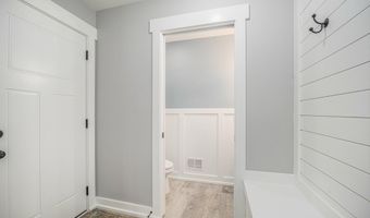 1749 Fairview Dr, Allegan, MI 49010