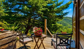 104 Ridge Ave, Appalachia, VA 24216