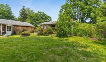 44 Nod Rd, Clinton, CT 06413