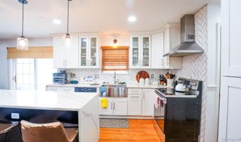 65 Williams Ave, Amityville, NY 11701
