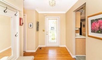 2734 Winter Garden Ct, Ann Arbor, MI 48105