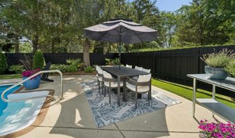 4232 N TERRAVIEW Dr, Appleton, WI 54913