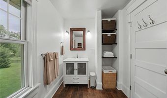 6600 Dye Rd, Akron, NY 14001