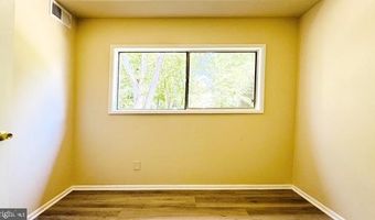4957 AMERICANA Dr 106, Annandale, VA 22003
