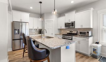 183 Rough Ridge Trl, Aberdeen, NC 28315