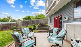 93 Church St, Barrington, RI 02806