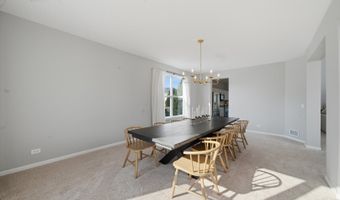 510 Golden Valley Ln, Algonquin, IL 60102