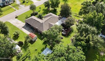 210 Henley Pl, Bay St. Louis, MS 39520