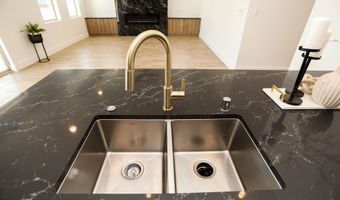 2308 Sage St, Carlsbad, NM 88220