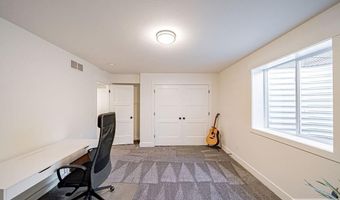 576 Hollow Dr, Ammon, ID 83401