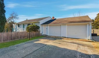 382 Beavertail Rd, Jamestown, RI 02835