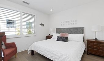2511 State St, Carlsbad, CA 92008