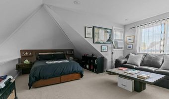 21 Slocum St, Newport, RI 02840