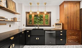 544 Main St, Acushnet, MA 02743