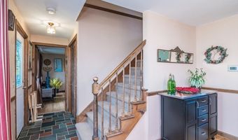 22 Beech Hill Rd, Agawam, MA 01030