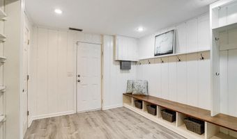 2420 N TAYLOR St, Arlington, VA 22207