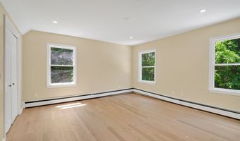39 Briarwood Dr, Colchester, CT 06415