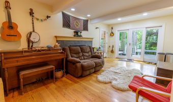 3666 Frederick Dr, Ann Arbor, MI 48105