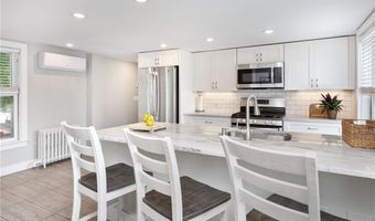 43 Farewell St 2, Newport, RI 02840