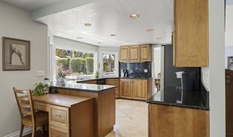 2142 Klamath Dr, Camarillo, CA 93010