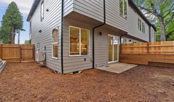 5069 SE KING Rd B, Milwaukie, OR 97222