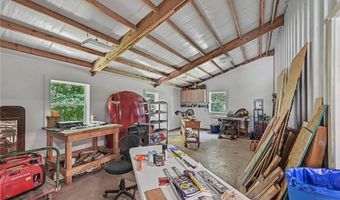 22165 171st St, Basehor, KS 66007