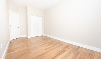 527 E Main St 2nd floor Right, Bridgeport, CT 06608