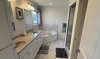 6227 E Sarver Ln, Argenta, IL 62501