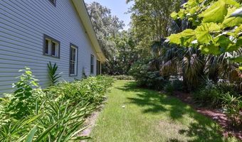 160 Ave C, Apalachicola, FL 32320