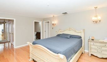 123 El Toro Dr, Bristol, CT 06010