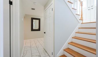 31 Salina Ave, Johnston, RI 02919