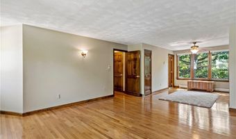 21 Clifton Rd, Bristol, RI 02809