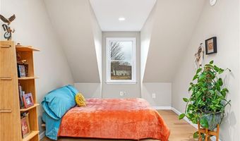 11 Pequot Ln, Hopkinton, RI 02804