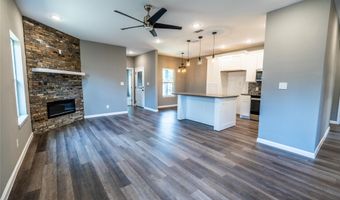 207 S James St, Alvarado, TX 76009