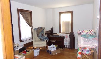 705 W Maple Ave, Alderson, WV 24910