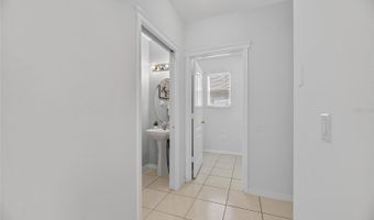 7711 NOTTINGHILL SKY Dr, Apollo Beach, FL 33572