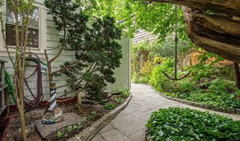 74 Third St, Newport, RI 02840