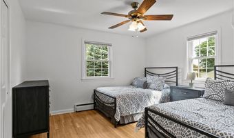 12 Granada Ter, Middletown, RI 02842